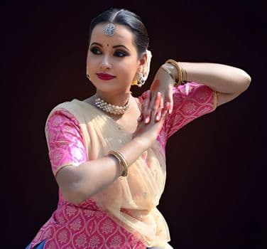 Sakshi Tiwari